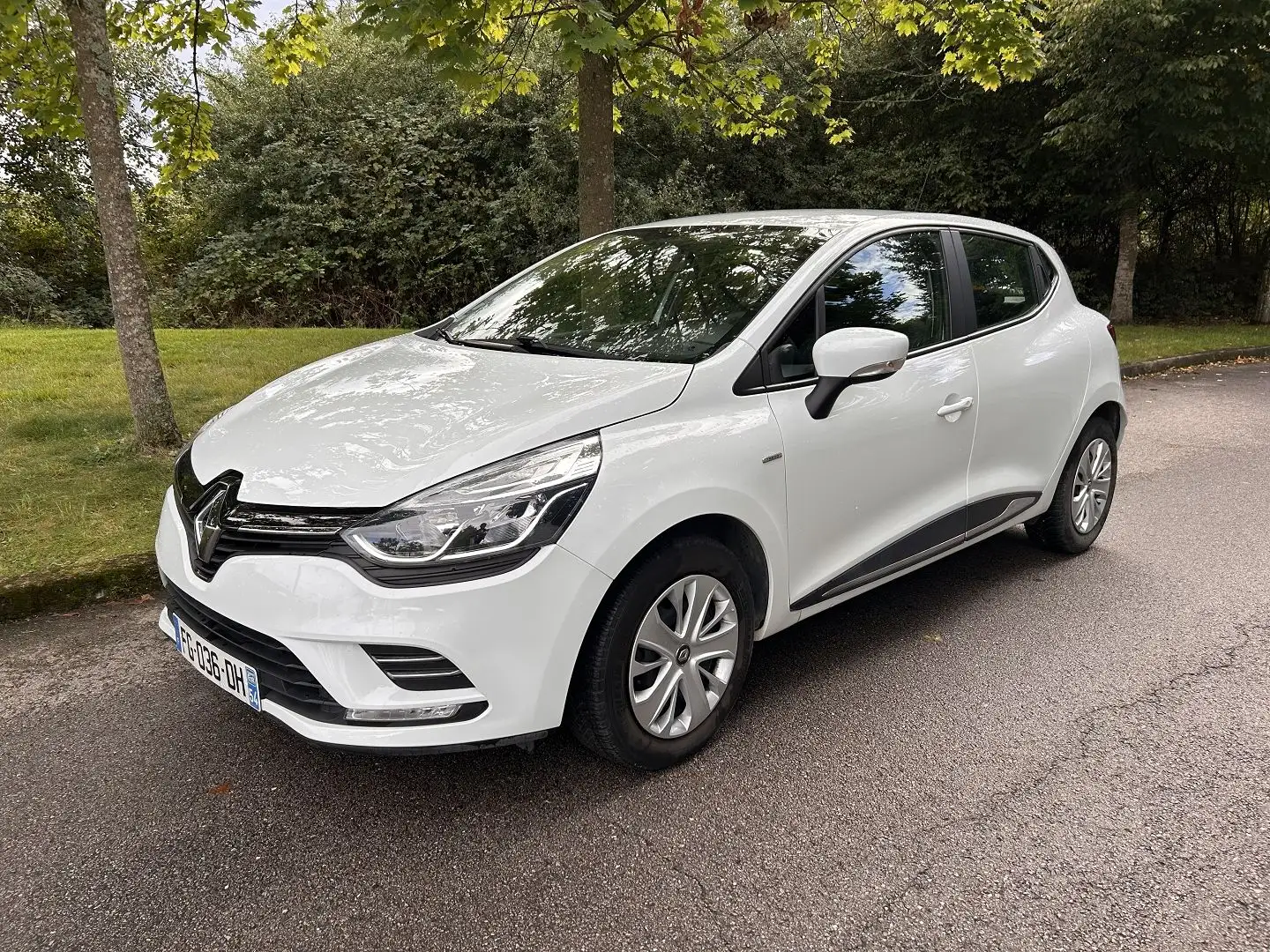Renault Clio (MOTEUR NEUF) RENAULT CLIO IV 0.9I TCE 90 Weiß - 1