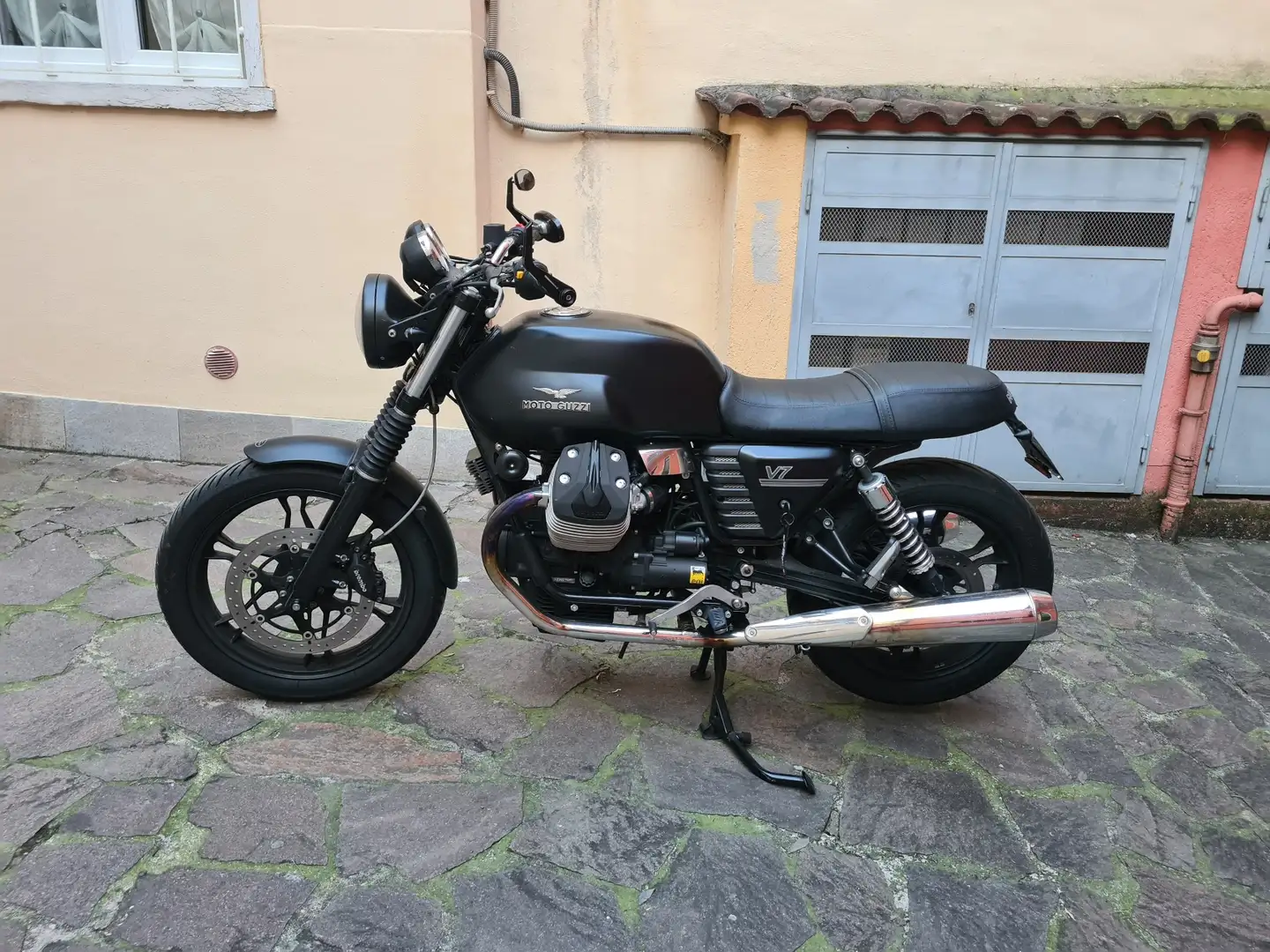Moto Guzzi V7 Sport stone - 1