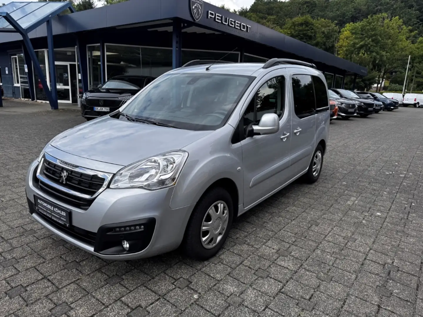Peugeot Partner Tepee Active 1.6 SHZ RFK PDC AHK KLIMA Grau - 2
