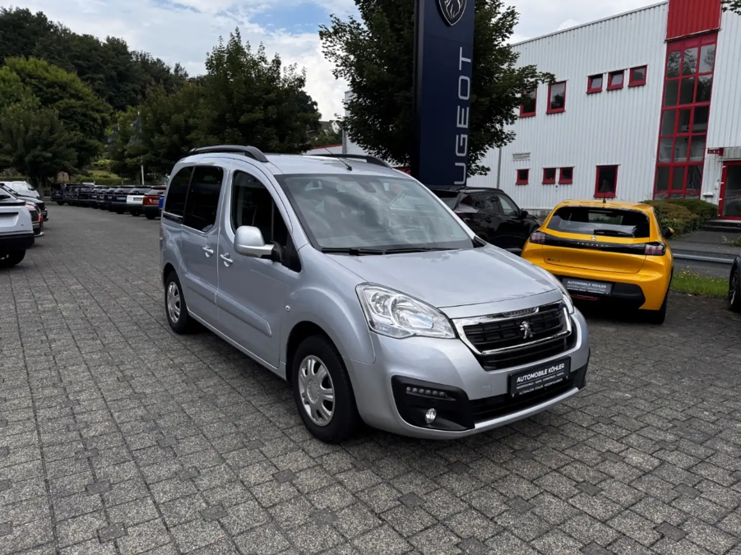 Peugeot Partner Tepee Active 1.6 SHZ RFK PDC AHK KLIMA Grau - 1