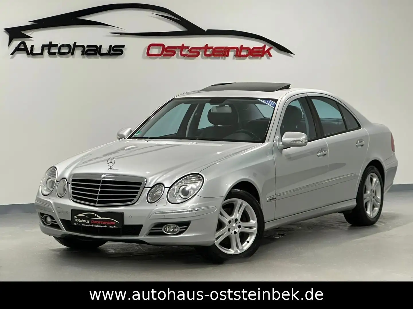 Mercedes-Benz E 320 CDI AVANTGARDE/4-MATIC/BI-XEN/PDC/SHZ/AHK/ Silber - 1