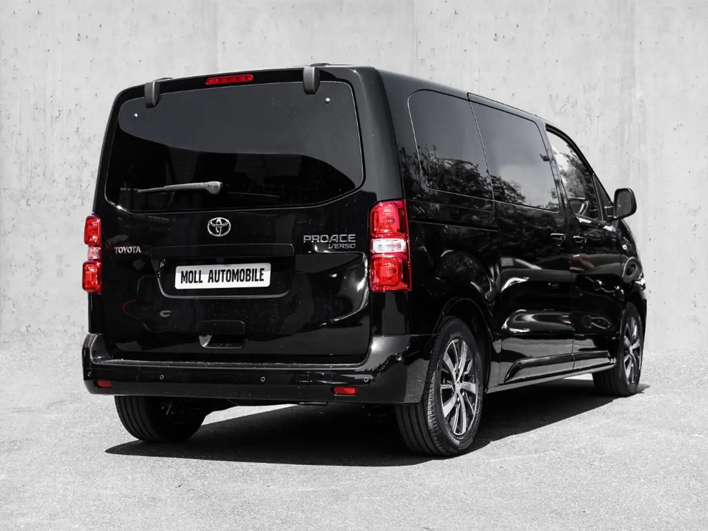 Toyota Proace Verso L1 Team D 2.0 -4D EU6d Dyn. Kurvenlicht Appl Schwarz - 2