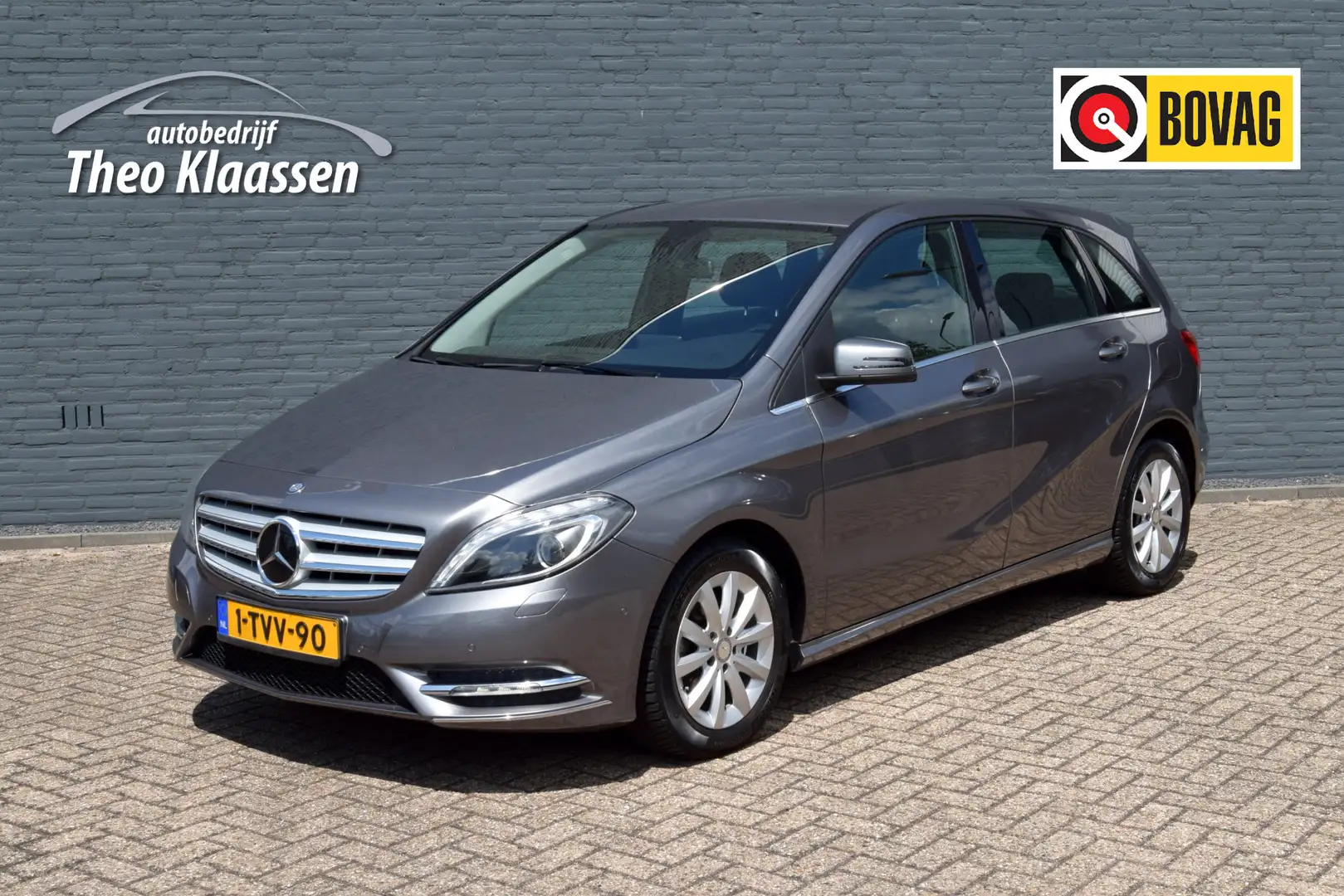 Mercedes-Benz B 180 Ambition Automaat Leer Navigatie Bi-Xenon Grijs - 1