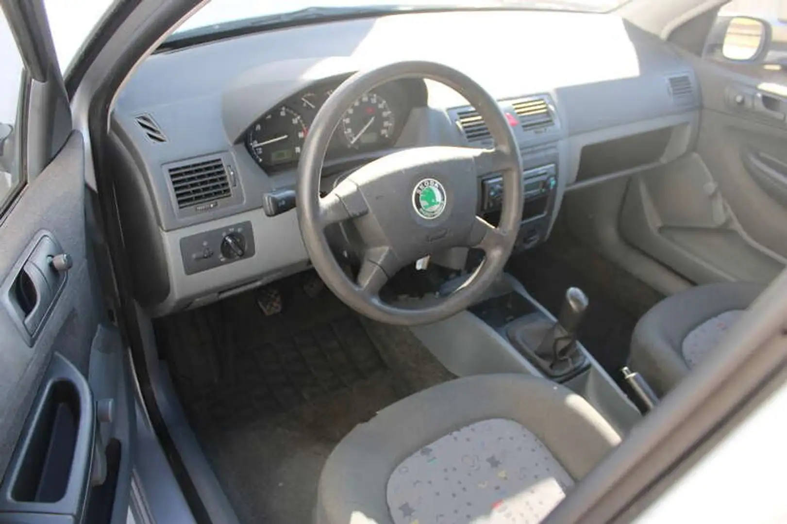 Skoda Fabia 1.2i inclusief 1 JAAR garantie! Zilver - 2