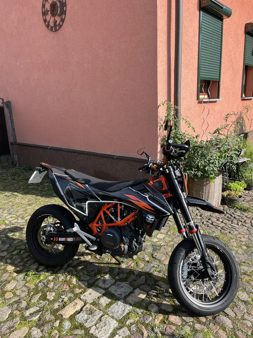 KTM 690 SMC R Schwinge und Fußrastenhalterung Schwarz Lackiert Negru - 2