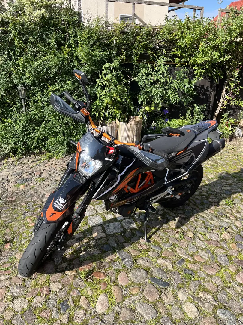 KTM 690 SMC R Schwinge und Fußrastenhalterung Schwarz Lackiert Negru - 1