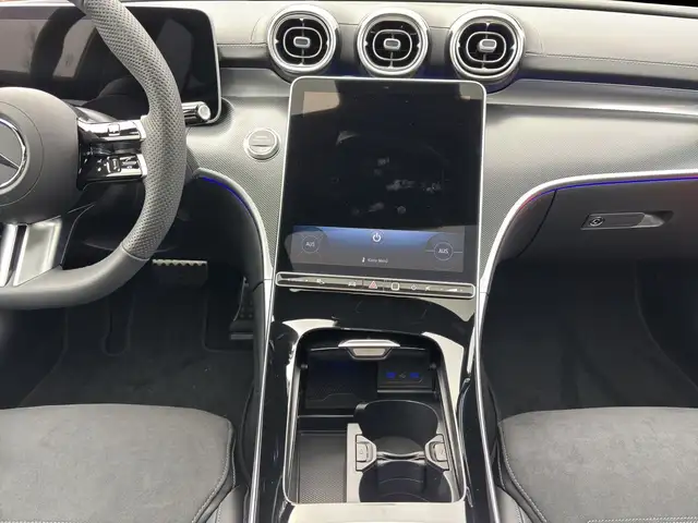 Mercedes-Benz 220 view 9