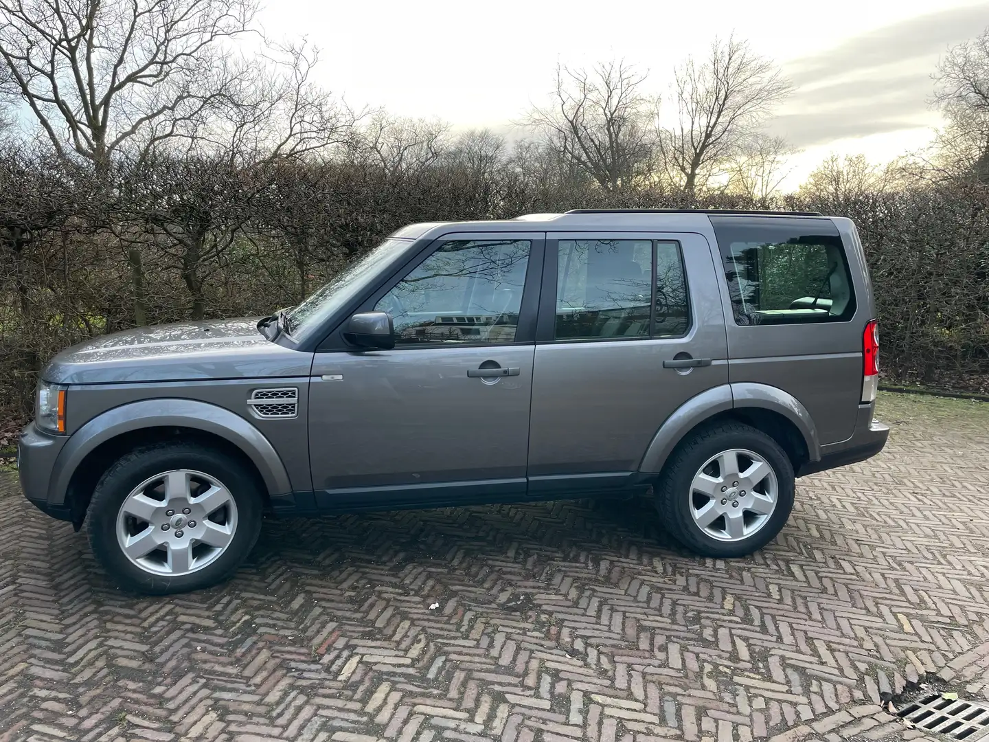 Land Rover Discovery Discovery 3.0 SDV6 HSE Grijs - 1