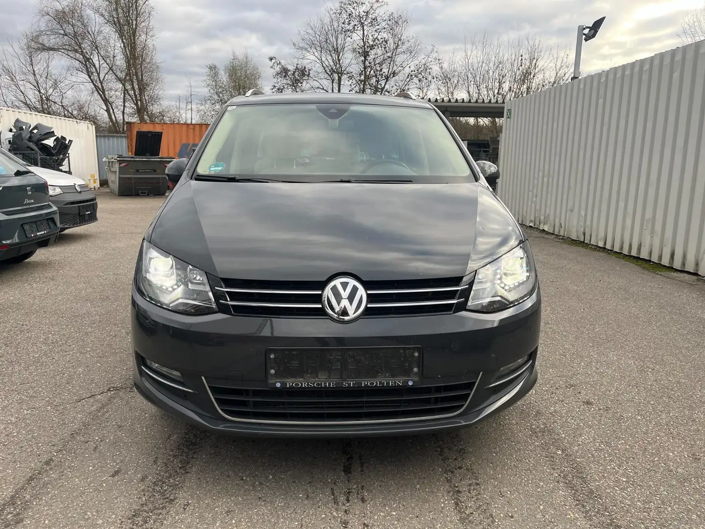 Volkswagen Sharan Business+ SCR 2,0 TDI Teilleder-ACC-AHK Grau - 2