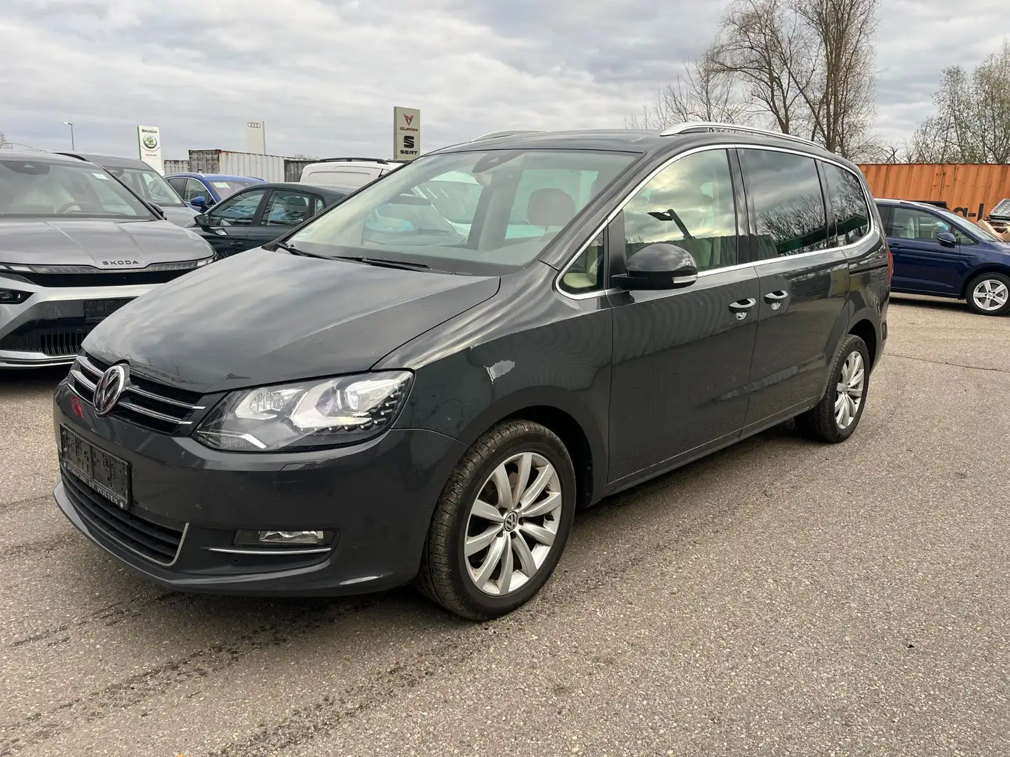 Volkswagen Sharan Business+ SCR 2,0 TDI Teilleder-ACC-AHK Grau - 1