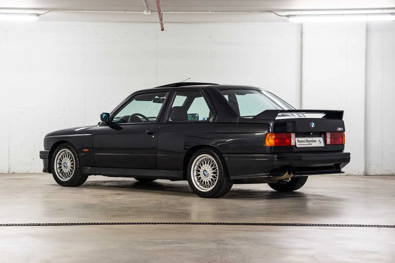 BMW M3 E30 Negro - 2