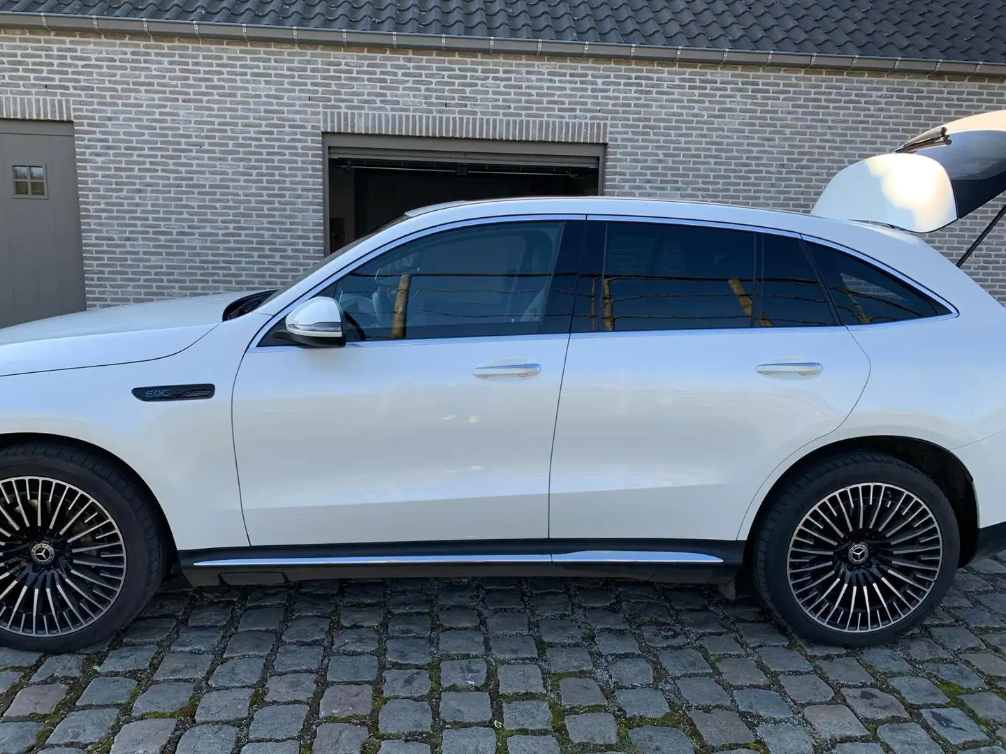 Mercedes-Benz EQC 400 EQC 400 4Matic AMG Line Wit - 2