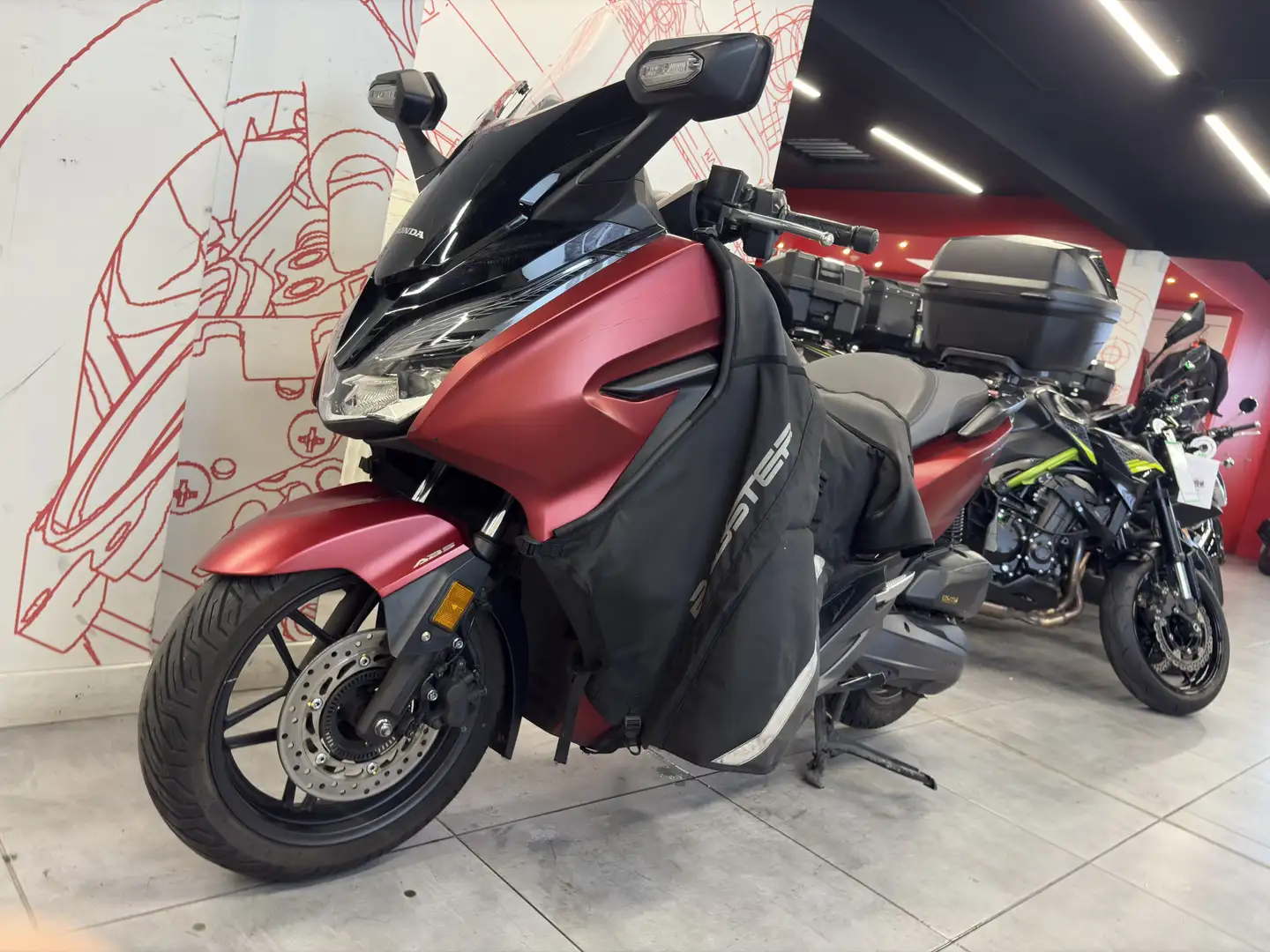 Honda Forza 125 Rouge - 2