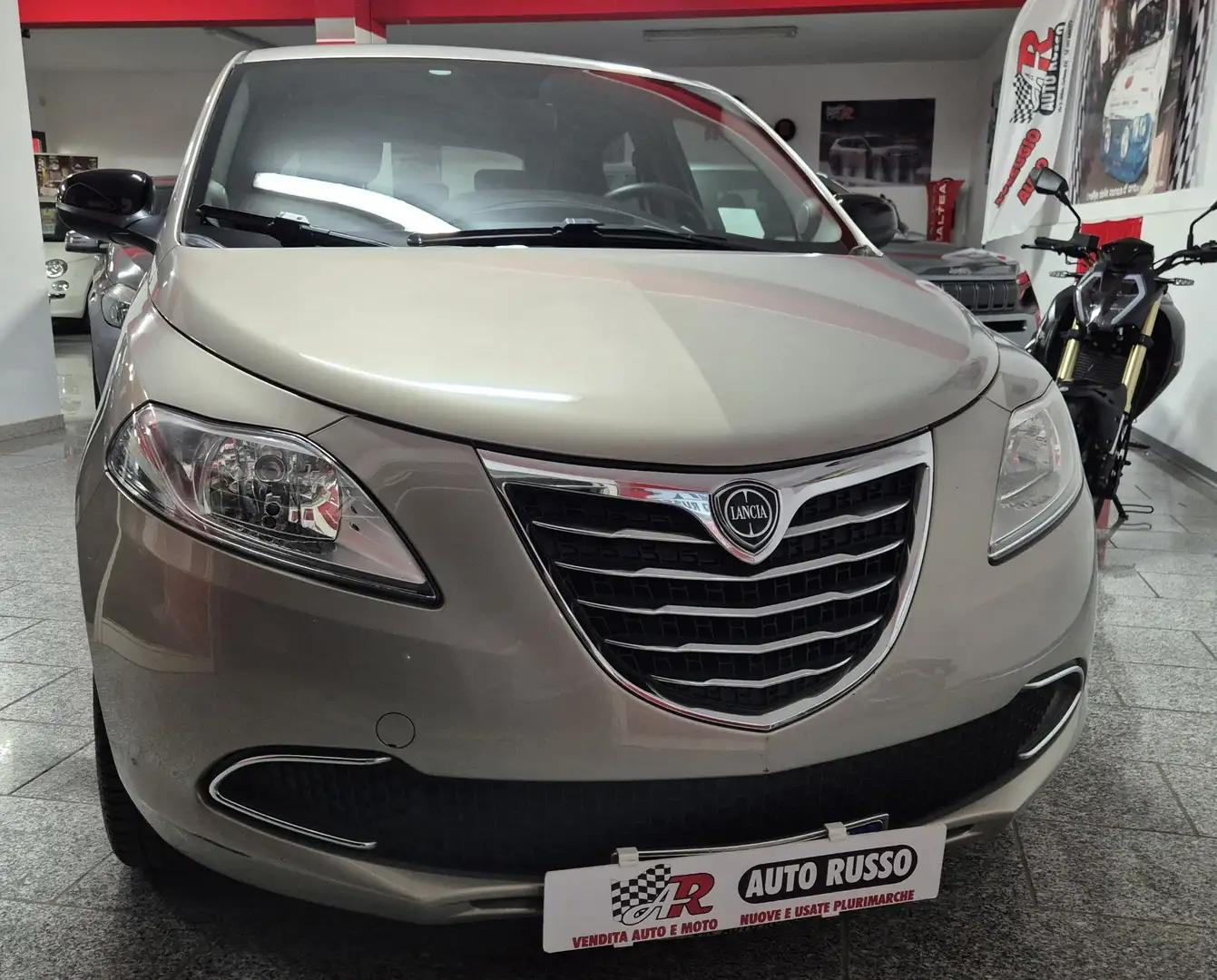 Lancia Ypsilon 1.2 8v Gold 69cv - 1