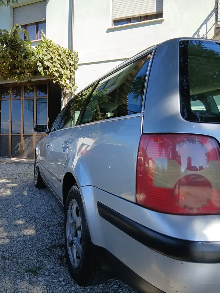 Volkswagen Passat Variant 1.9 tdi Comfortline 130cv, foto 2
