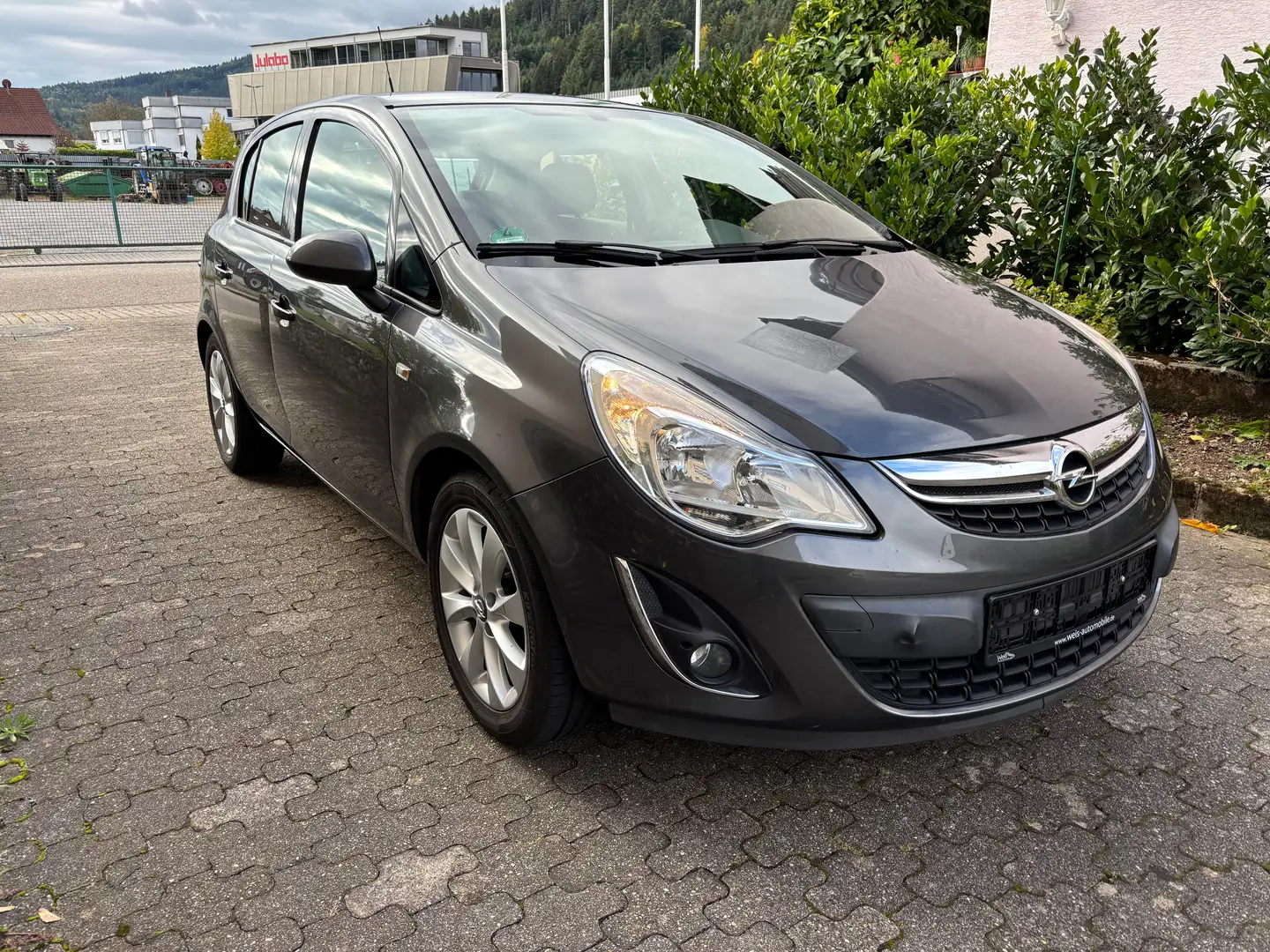 Opel Corsa Corsa  5-Türer 1.2 16V ecoFLEX Easytronic Navi Braun - 1