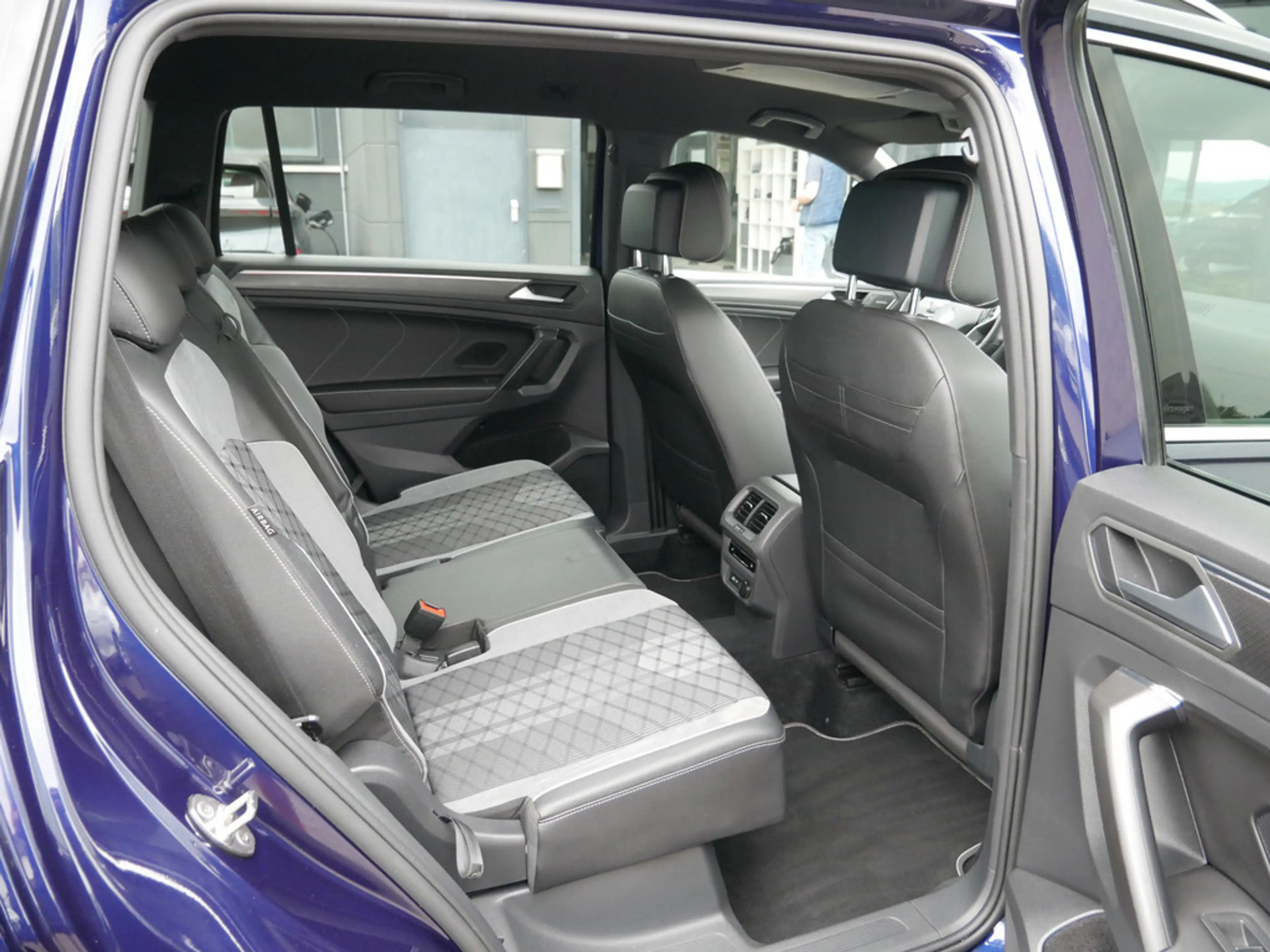 Volkswagen Tiguan Allspace 2.0 TSI R-Line 4Motion 360° — photo 5