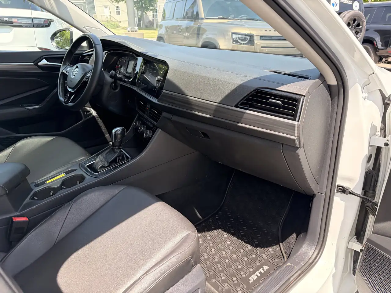 Volkswagen Jetta снимка Volkswagen Jetta