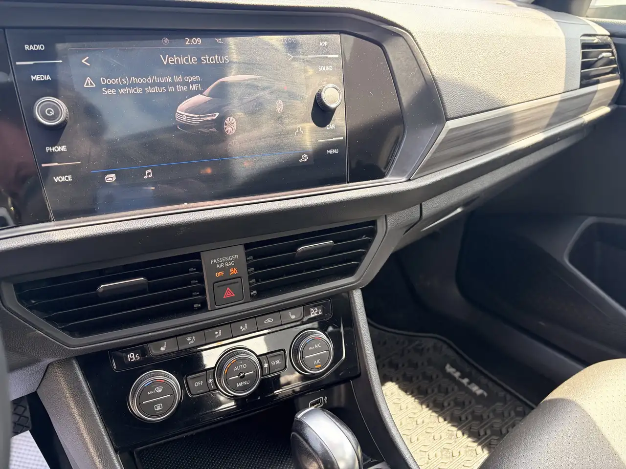 Volkswagen Jetta снимка Volkswagen Jetta