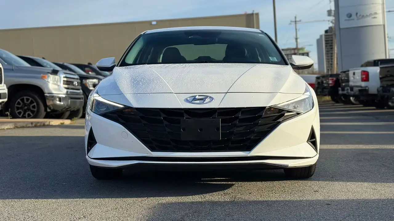 Hyundai ELANTRA снимка Hyundai ELANTRA