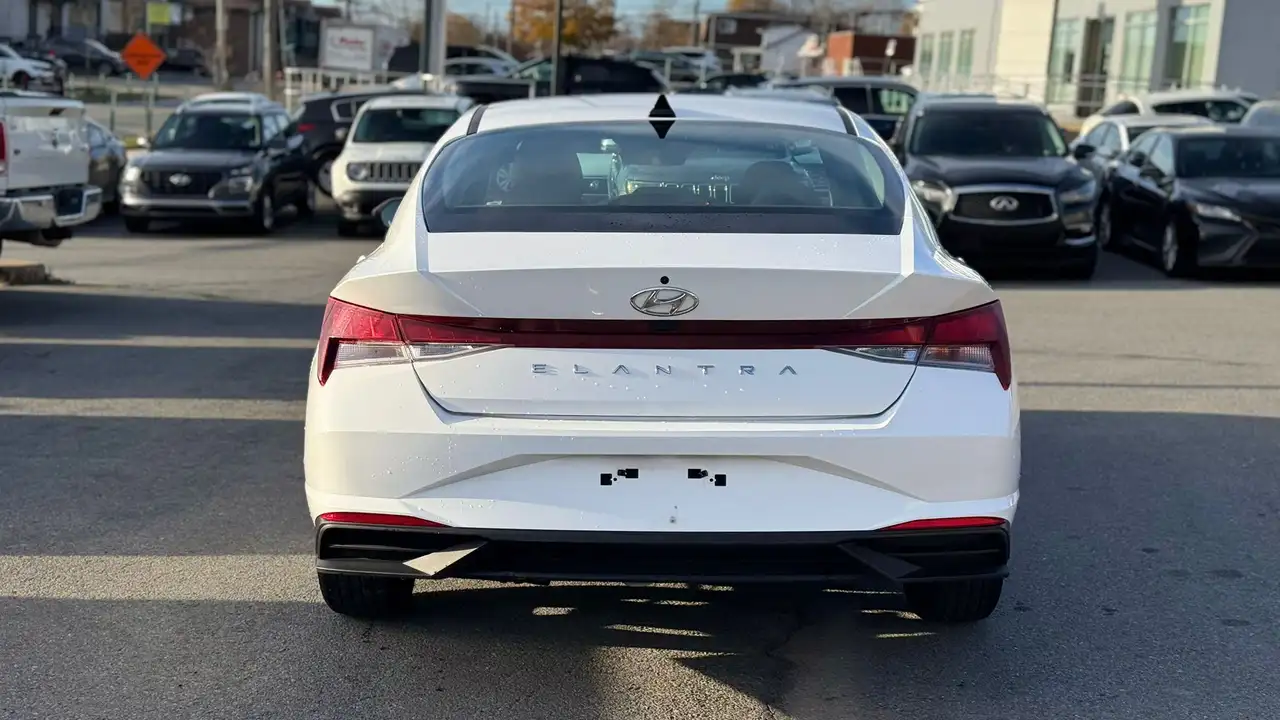 Hyundai ELANTRA снимка Hyundai ELANTRA