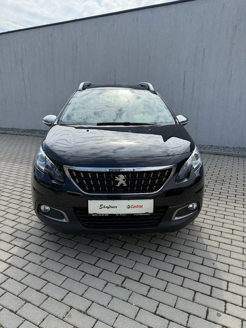 Peugeot 2008 1,2 PureTech 82 Style Schwarz - 2