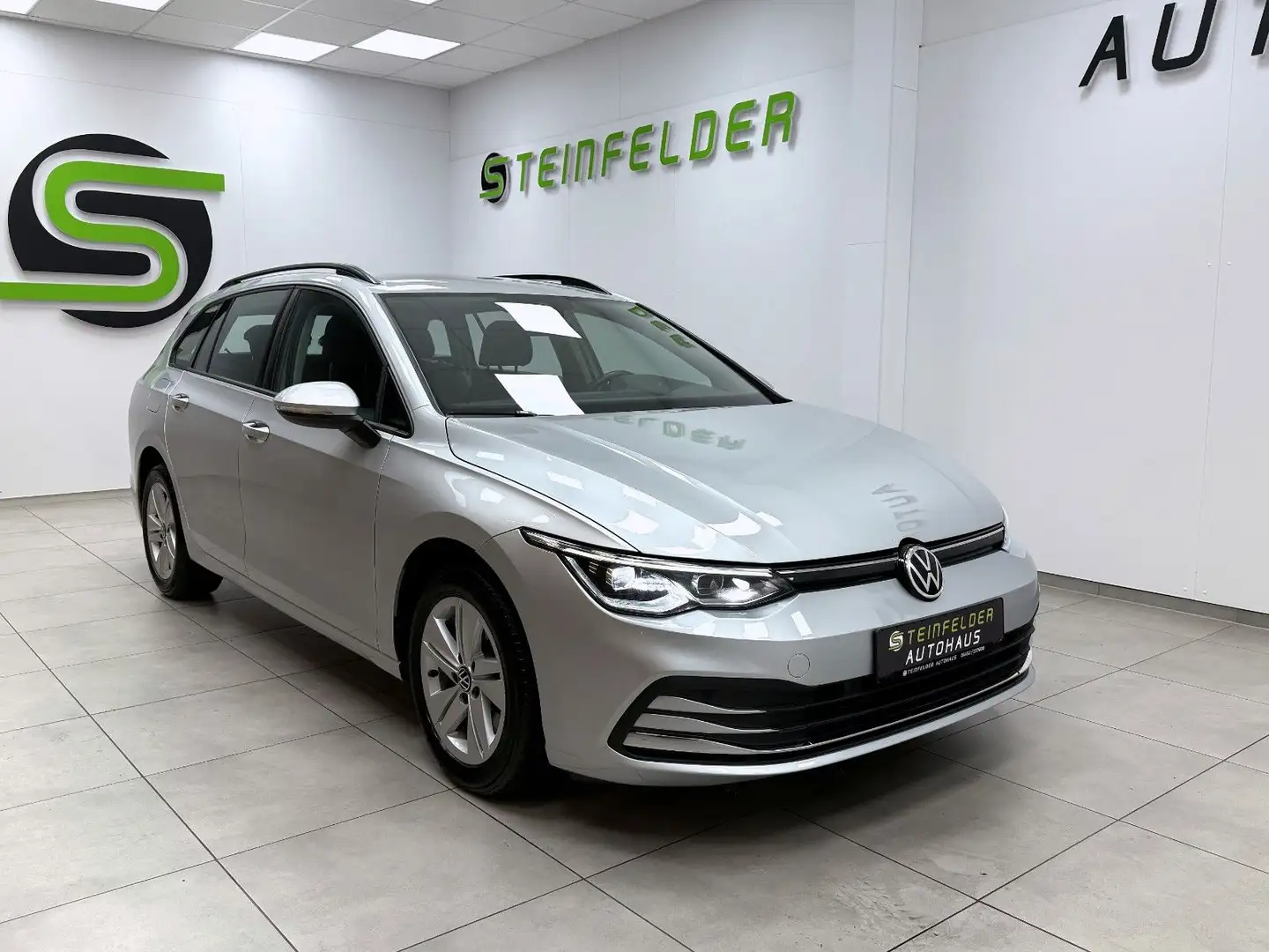 Volkswagen Golf VIII 2.0 TDI Variant Life/ SHZ / LED / NAVI Argent - 1