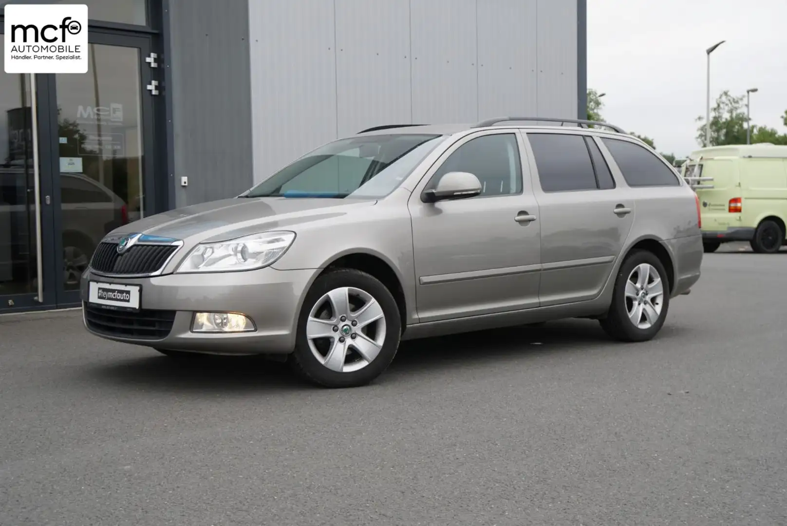 Skoda Octavia Combi 1,2 TSI Ambition 1.Hand *PDC*AHK Grau - 1