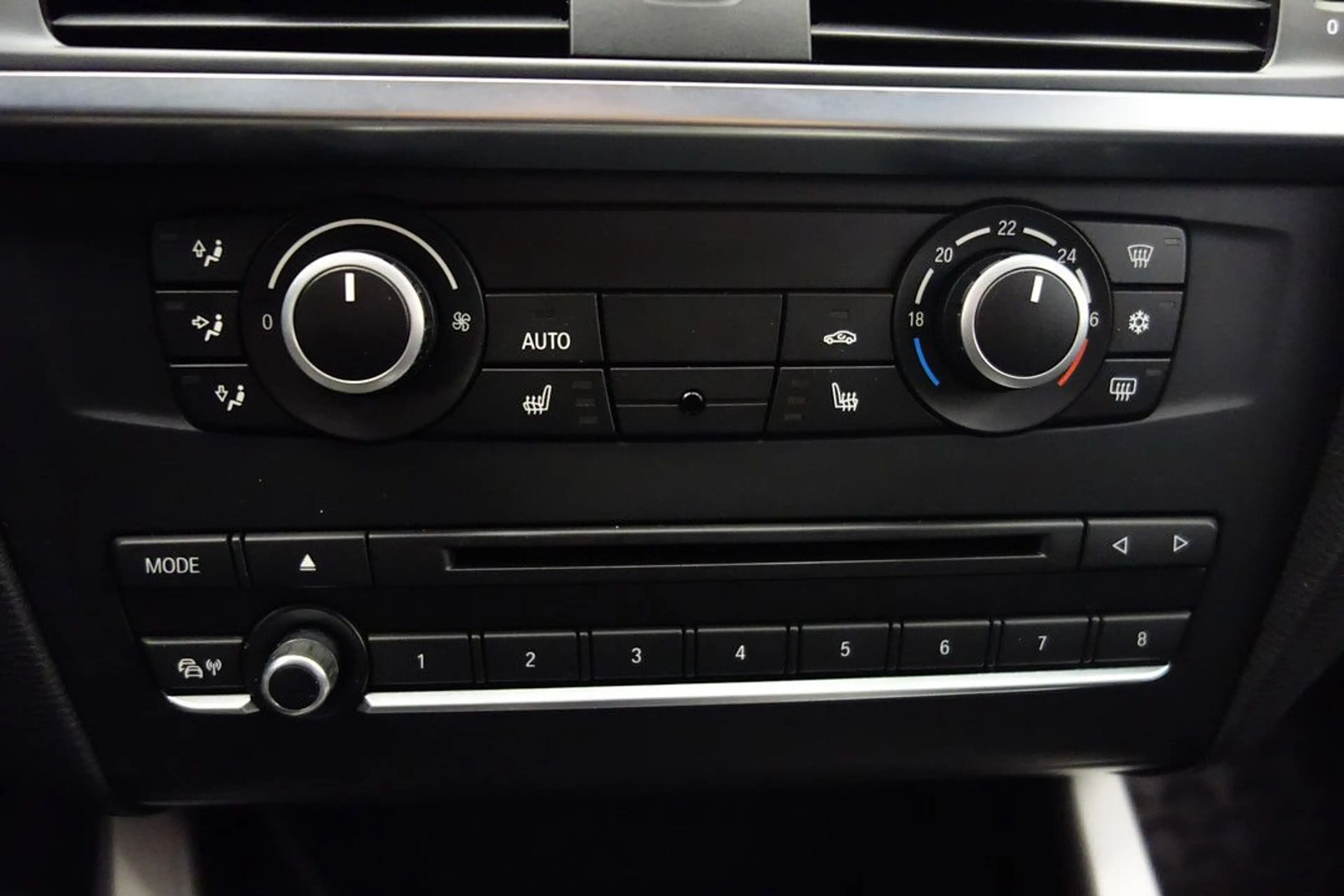 BMW X3 xDrive 20d 2000KG=ANHKPL+TEMPOMAT+XENON — photo 32