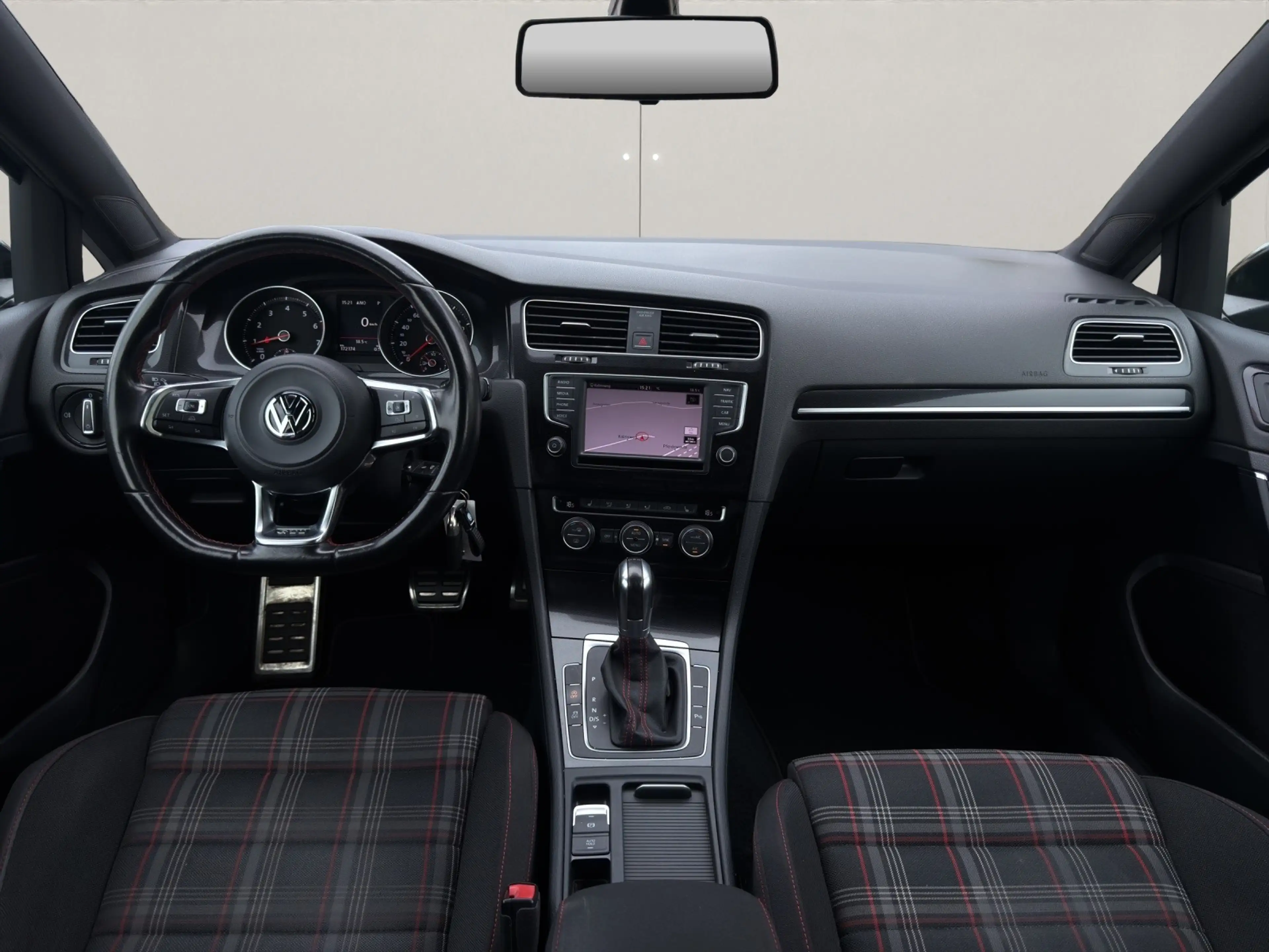 Volkswagen Golf GTI VII 2.0 GTI LIM AUTOMATIK XENON AHK NAVIGATION SITZHEIZUNG — photo 11