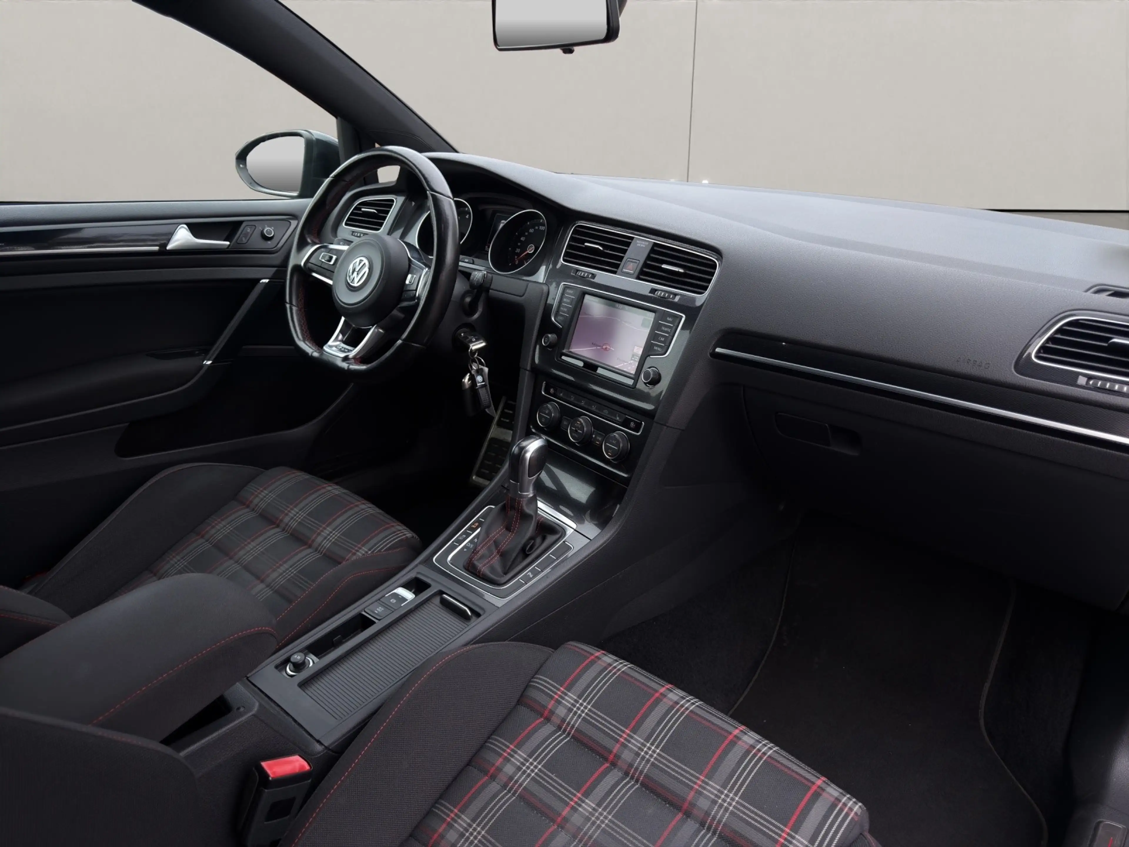 Volkswagen Golf GTI VII 2.0 GTI LIM AUTOMATIK XENON AHK NAVIGATION SITZHEIZUNG — photo 8
