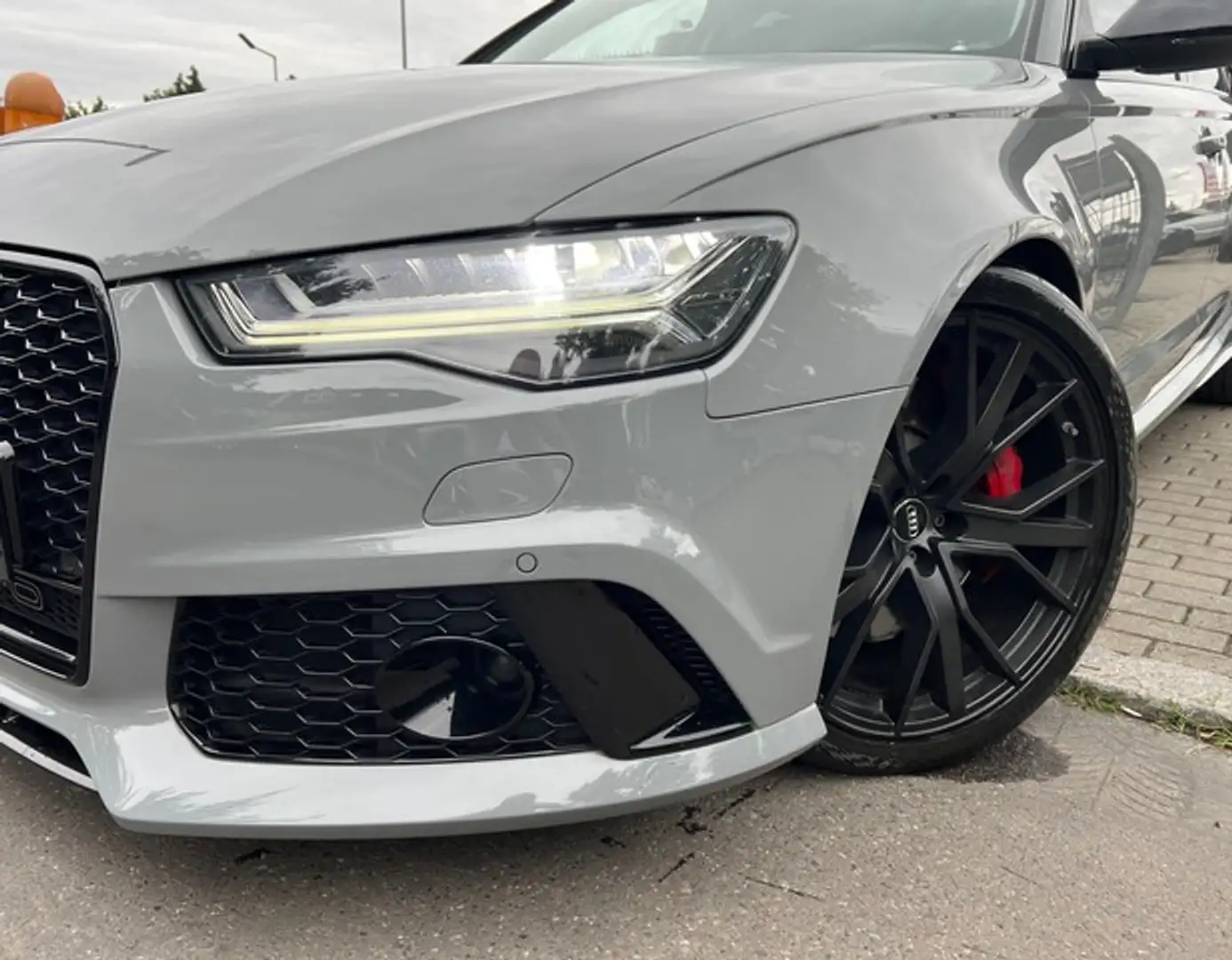 Audi RS6 Avant 4.0 TFSI QUT Performance*MATRIX*PANO Grau - 2
