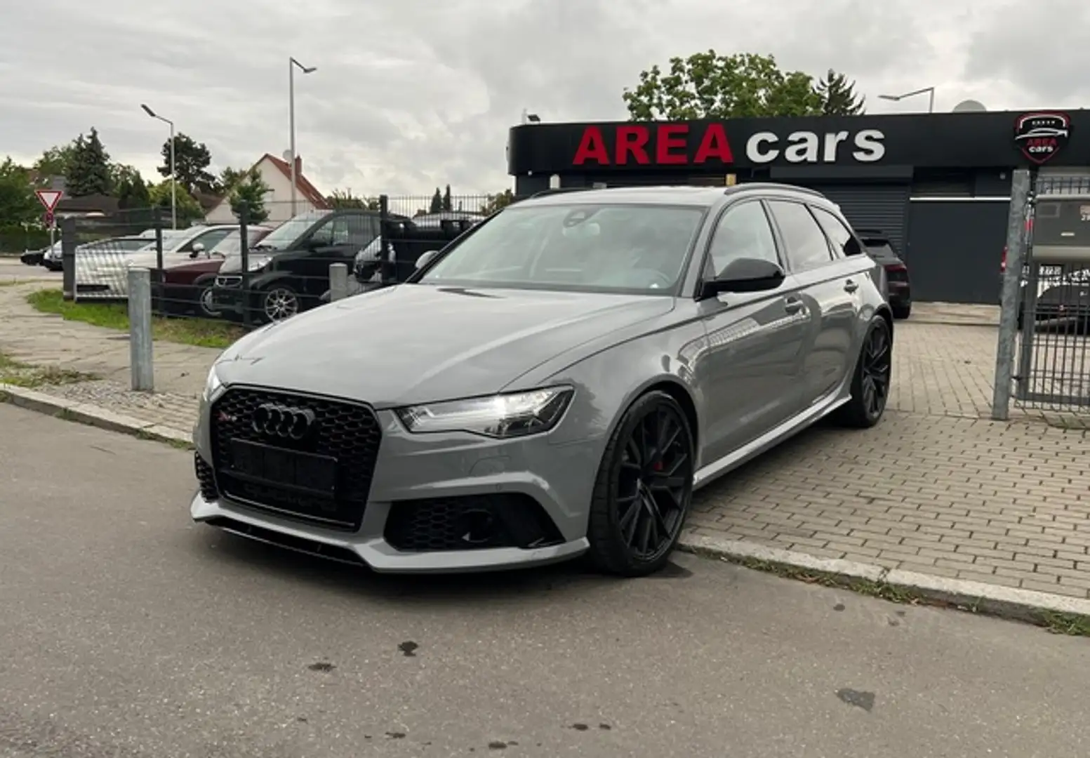 Audi RS6 Avant 4.0 TFSI QUT Performance*MATRIX*PANO Grau - 1