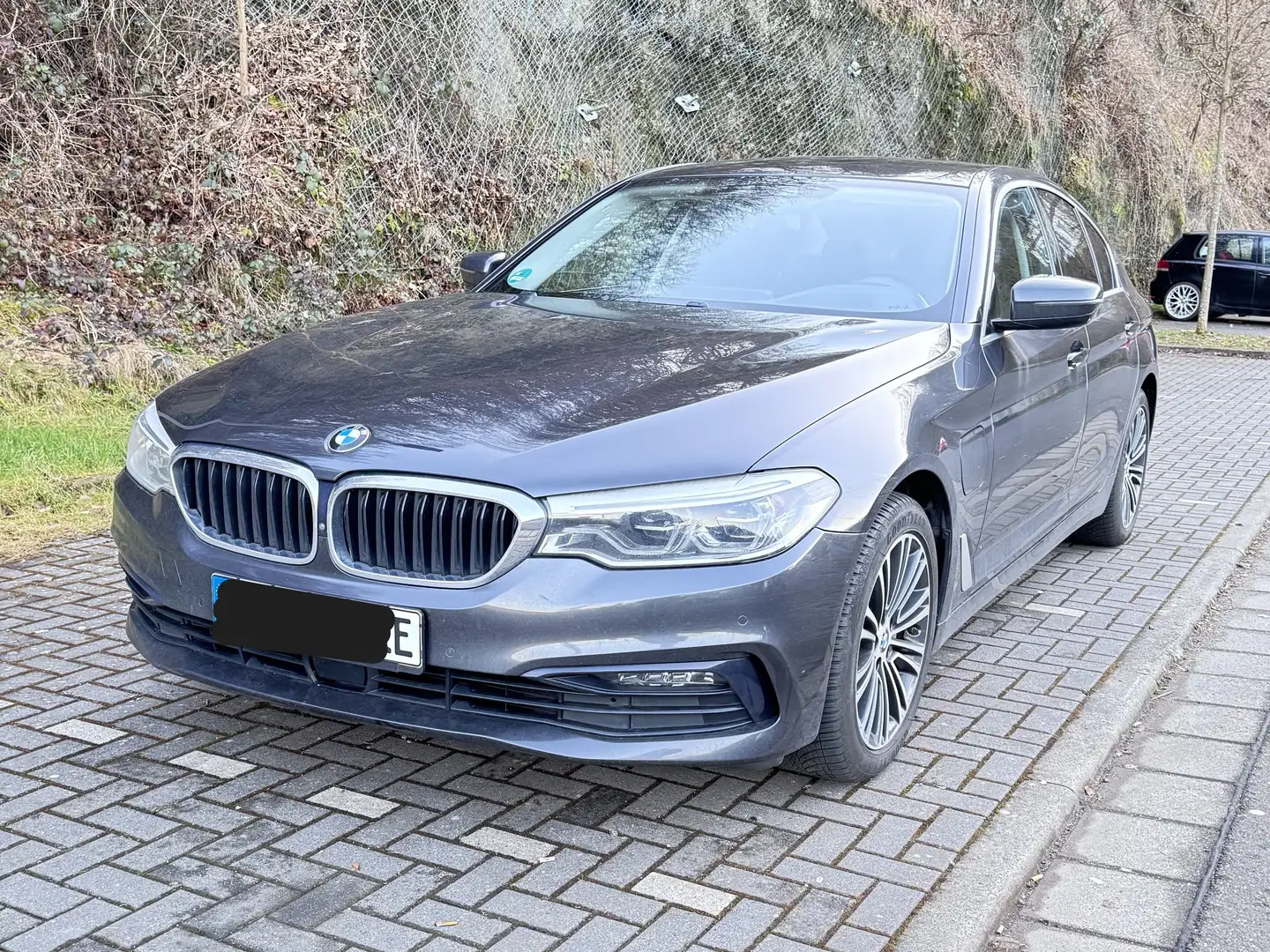 BMW 530 530e xDrive iPerformance Aut. Sport Line Grau - 2