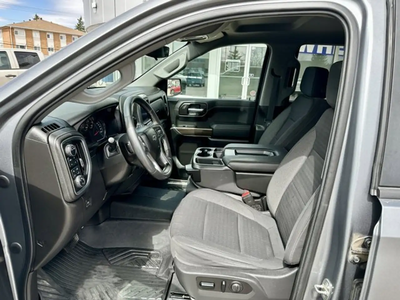 Chevrolet Silverado 1500 снимка Chevrolet Silverado 1500