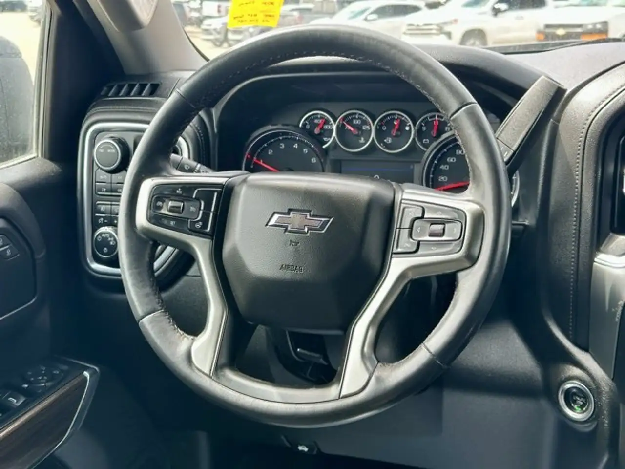 Chevrolet Silverado 1500 снимка Chevrolet Silverado 1500