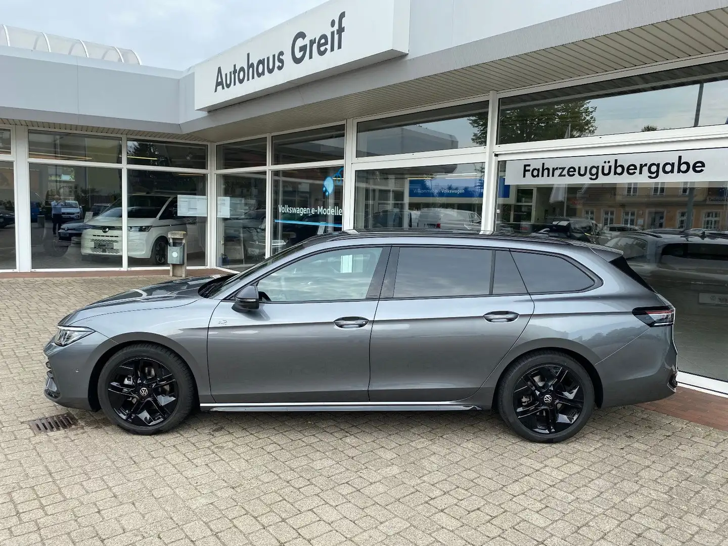Volkswagen Passat Variant 2.0 TDI DSG R-Line*LED*NAVI*AHZV* Grau - 2