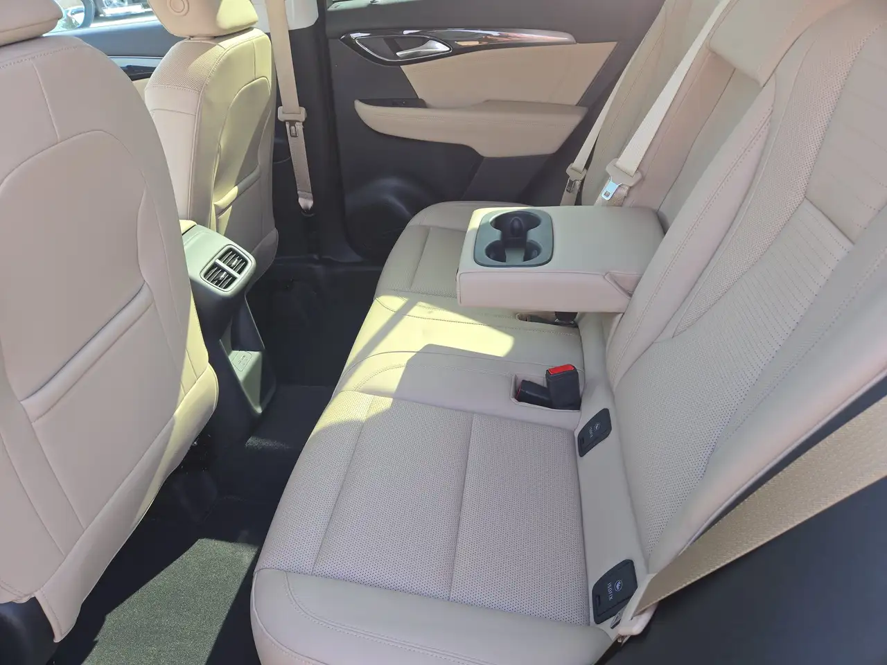 Buick Envision снимка Buick Envision