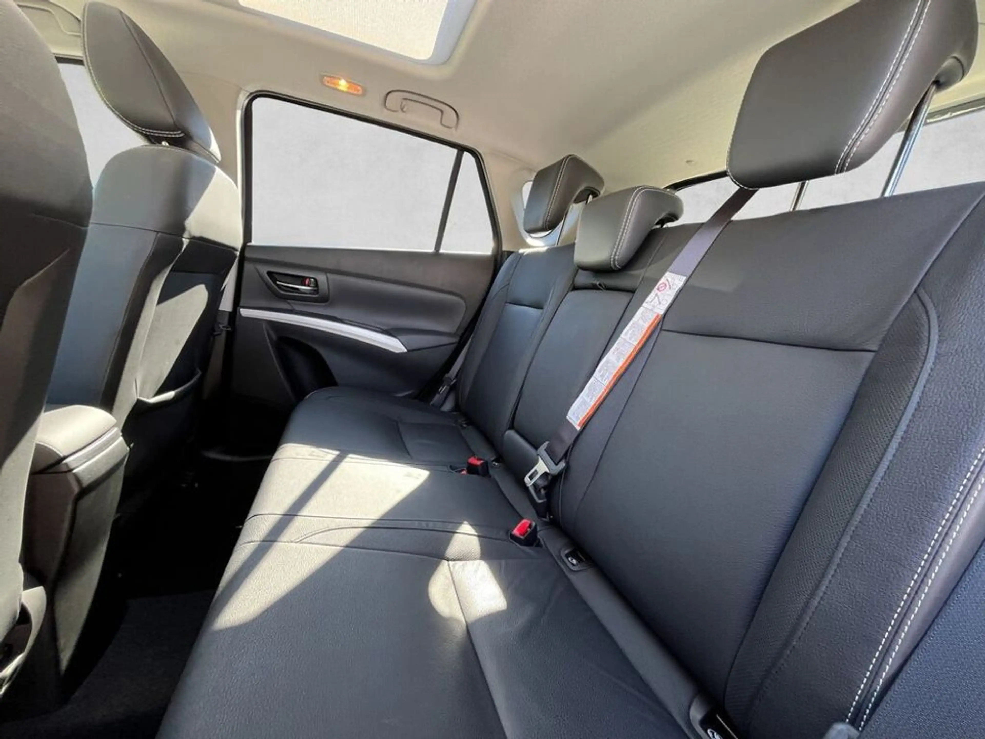 Suzuki SX4 S-Cross S-Cross 1,4 DITC HYBRID ALLGRIP ''flash'' — photo 12