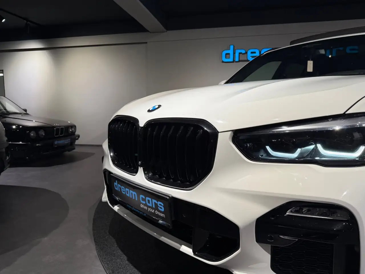 BMW X5 M M50d Aut. / M SITZE / HUD / PANO / 22“ INDIVIDUAL Bild 8