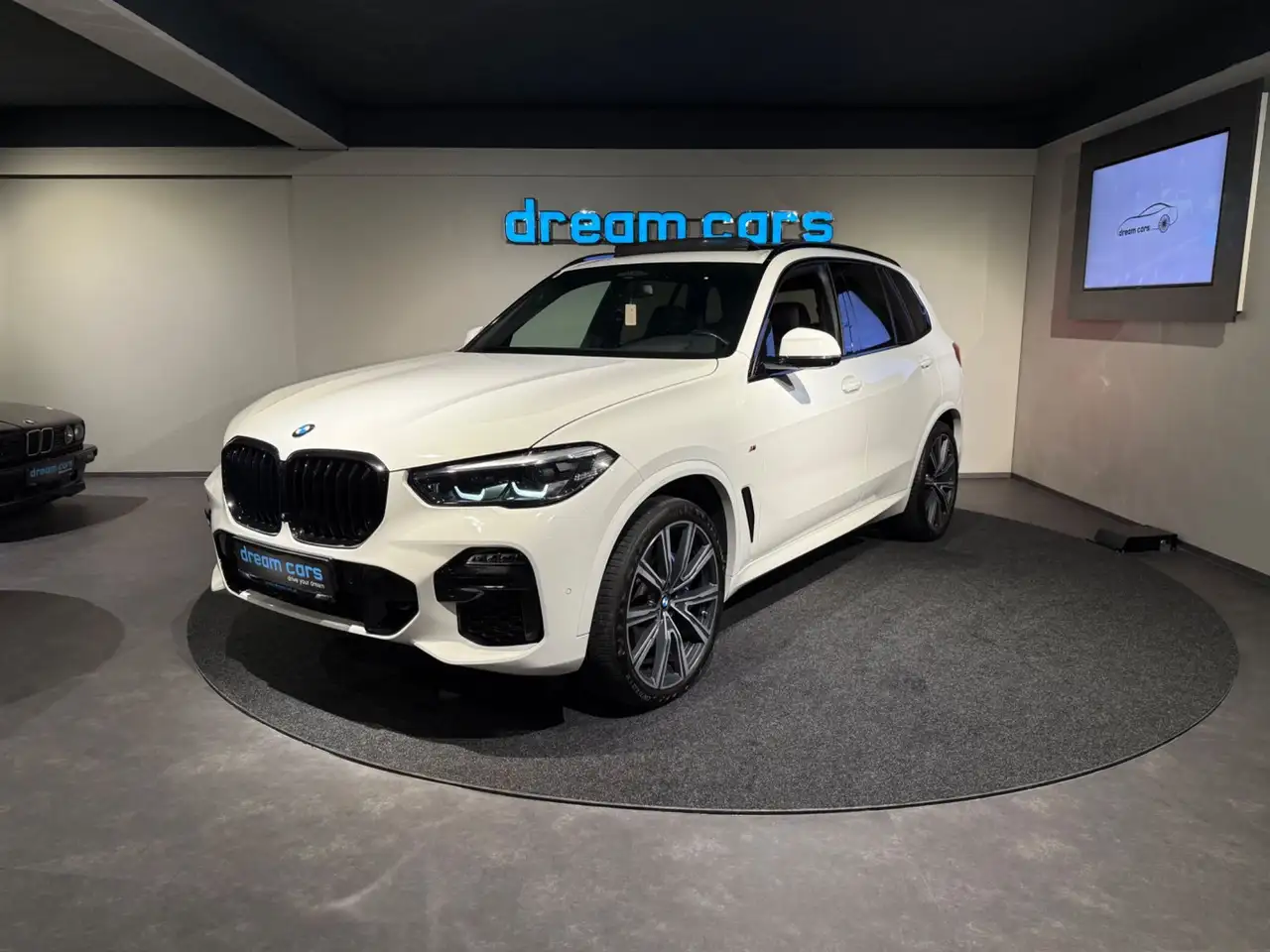 BMW X5 M M50d Aut. / M SITZE / HUD / PANO / 22“ INDIVIDUAL Bild 7