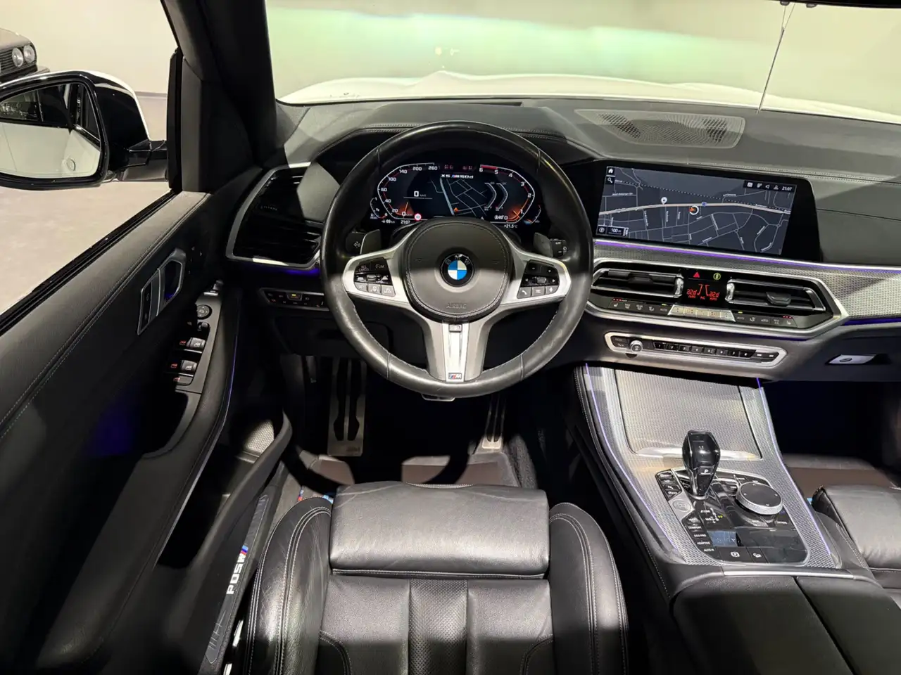BMW X5 M M50d Aut. / M SITZE / HUD / PANO / 22“ INDIVIDUAL Bild 14