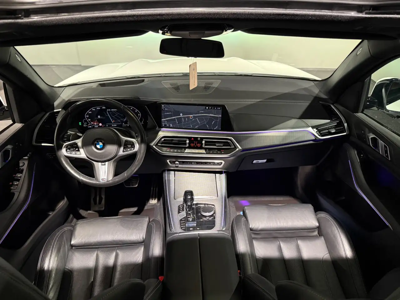BMW X5 M M50d Aut. / M SITZE / HUD / PANO / 22“ INDIVIDUAL Bild 13