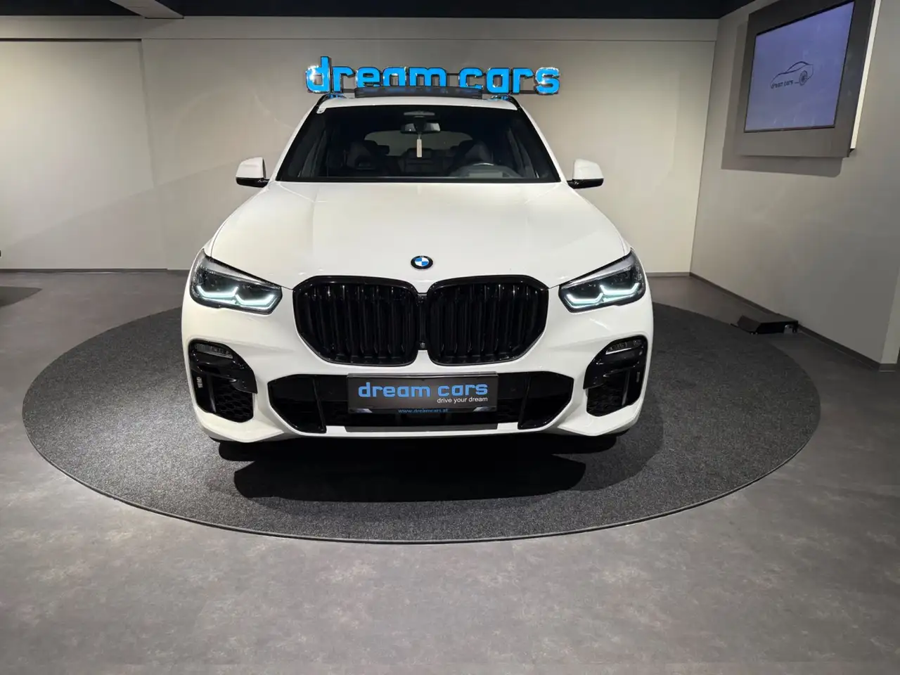 BMW X5 M M50d Aut. / M SITZE / HUD / PANO / 22“ INDIVIDUAL Bild 4