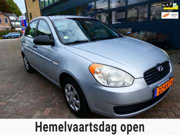 1.4i Dynamic 97pk Sedan Airco Trekhaak 1100kg. 1e