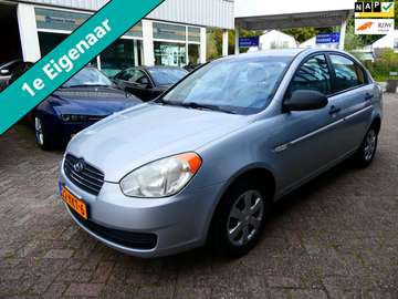 1.4i Dynamic 97pk Sedan Airco Trekhaak 1100kg. 1e