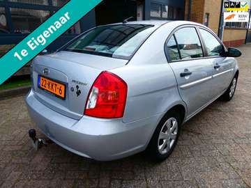 1.4i Dynamic 97pk Sedan Airco Trekhaak 1100kg. 1e