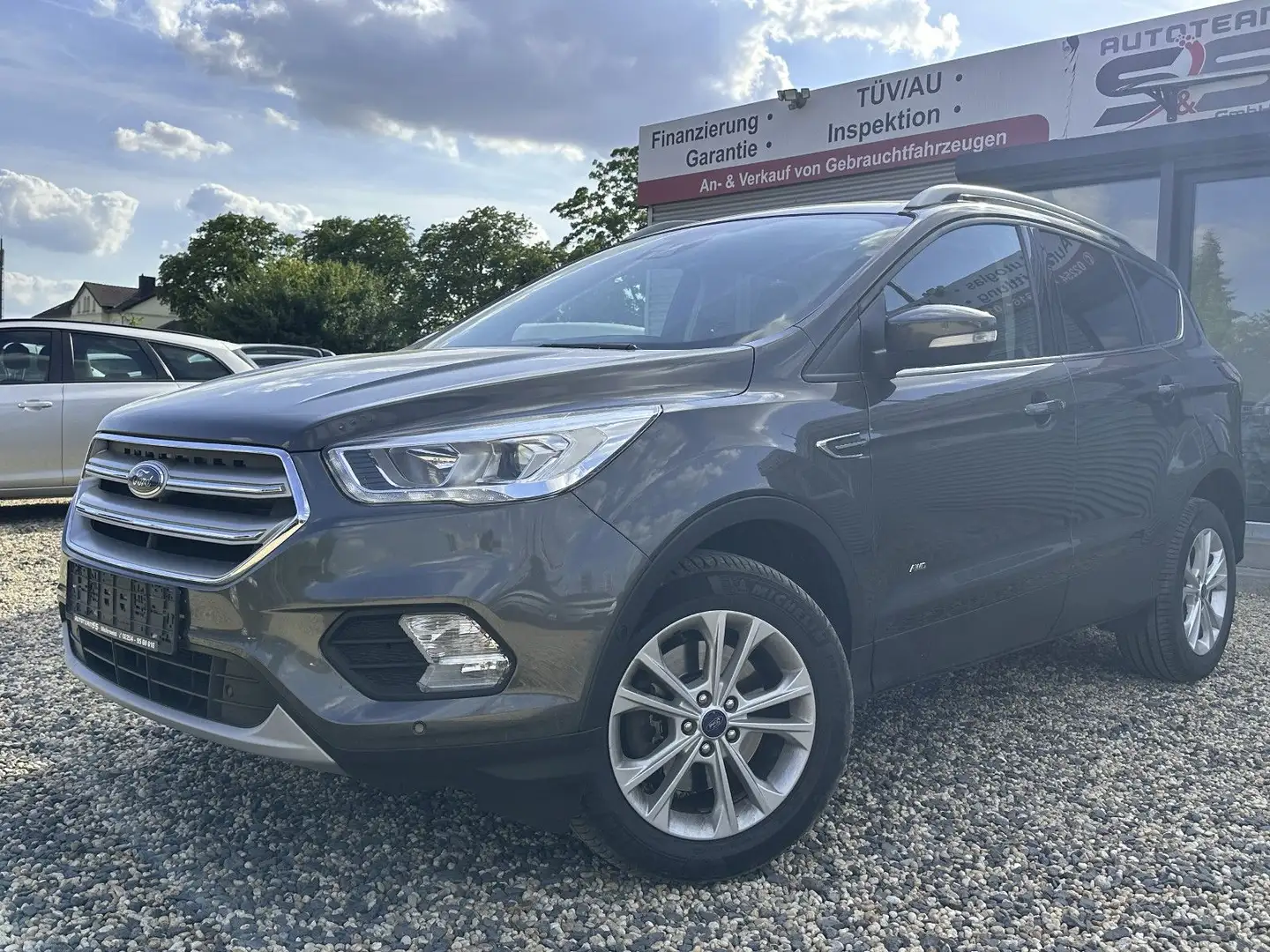 Ford Kuga Titanium/AUTOM./4x4/TEMPO./LEDER/ Grau - 1