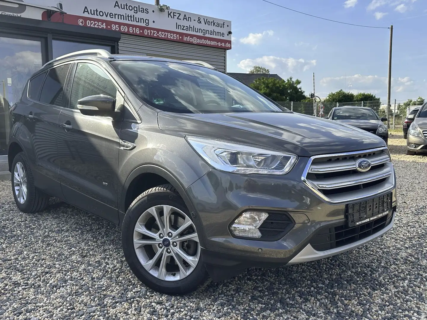 Ford Kuga Titanium/AUTOM./4x4/TEMPO./LEDER/ Grau - 2