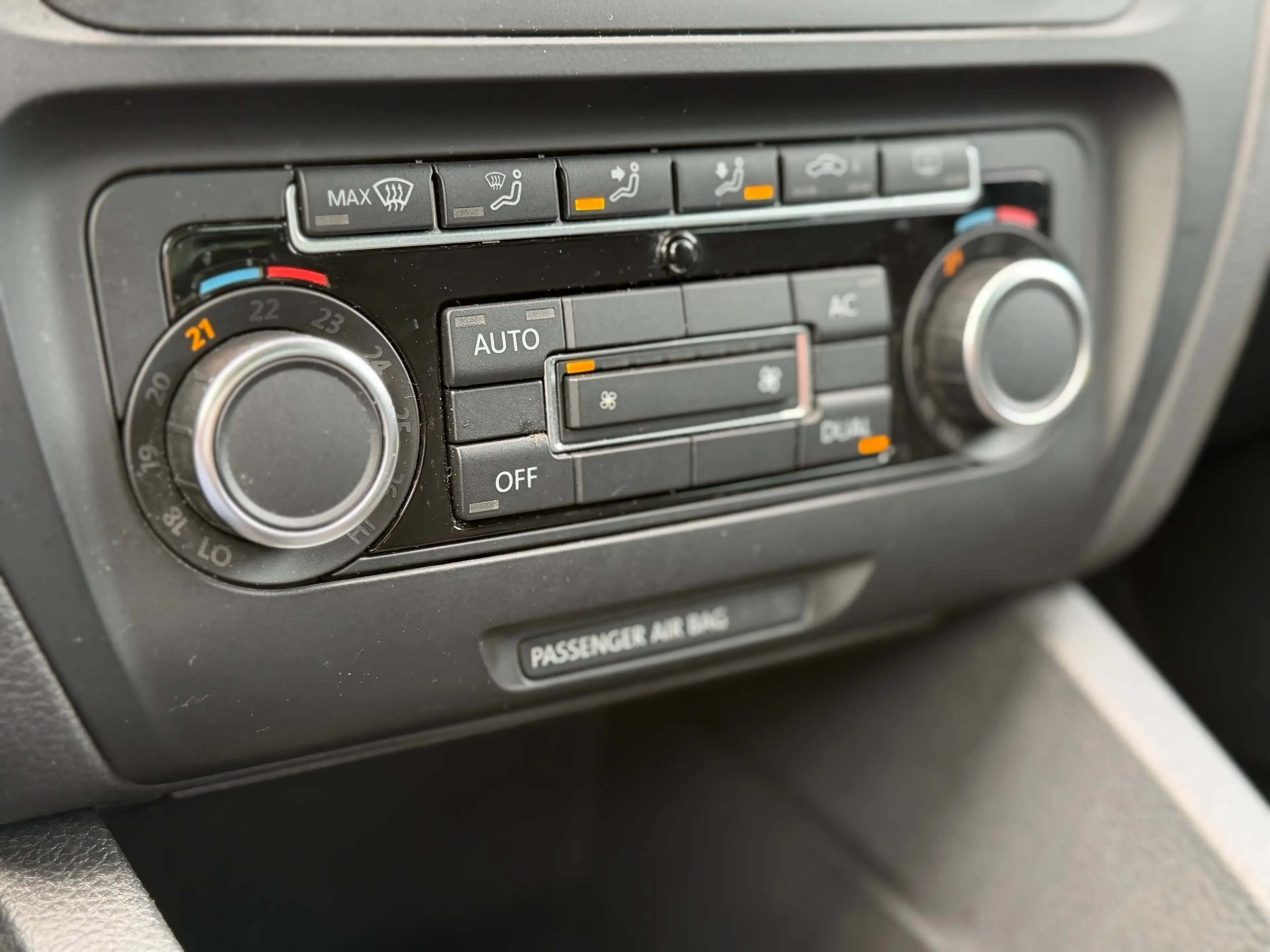 Volkswagen Jetta 1.6 CR TDi 105 Cv Comfortline — photo 8